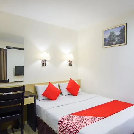 OYO 371 Grand Eastern Hotel